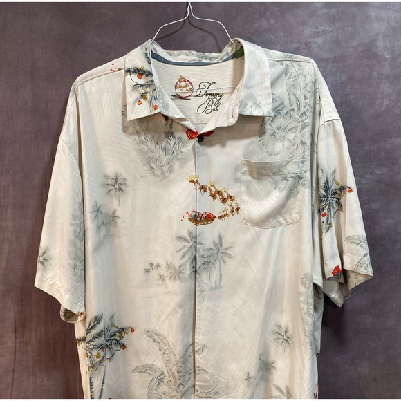 Tommy Bahama Shirts Limited Edition Tommy Bahama Christmas Button